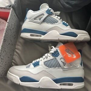 Jordan 4 Military Blue